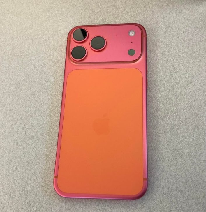 Новый дефект iPhone 17 Pro Max — корпус «киснет» и розовеет